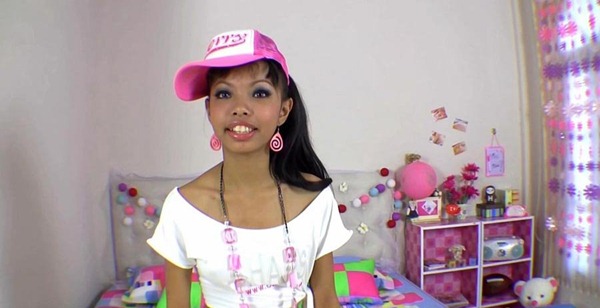 creampie-thais-cute-teen-asian-gets-ready-for-a-hard-blowjob